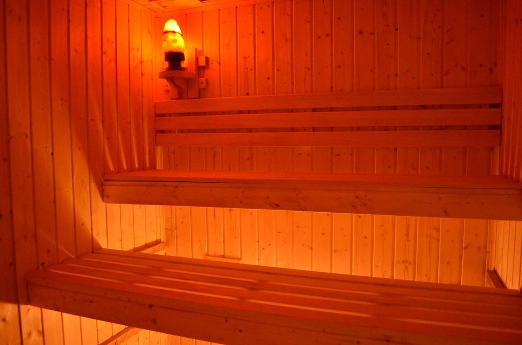 Hotel Mikorzyn Ślesin Buitenkant foto