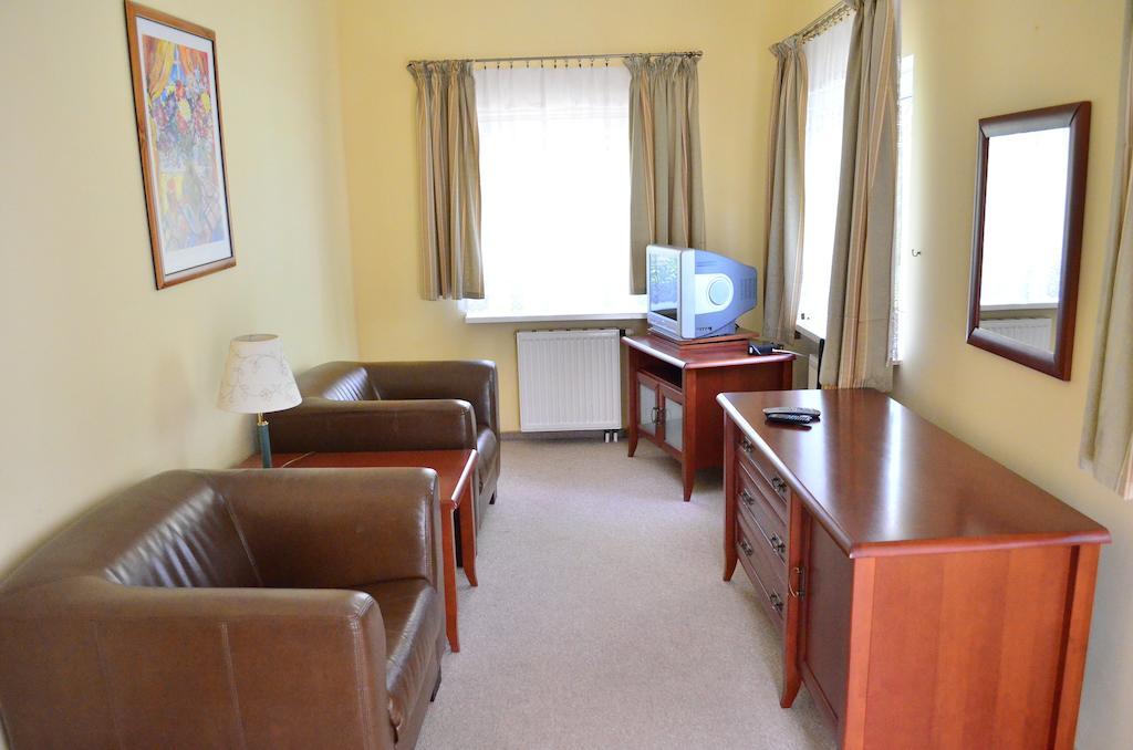 Hotel Mikorzyn Ślesin Kamer foto