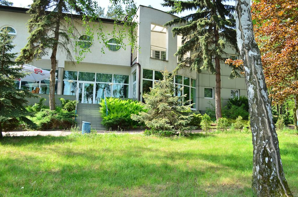 Hotel Mikorzyn Ślesin Buitenkant foto
