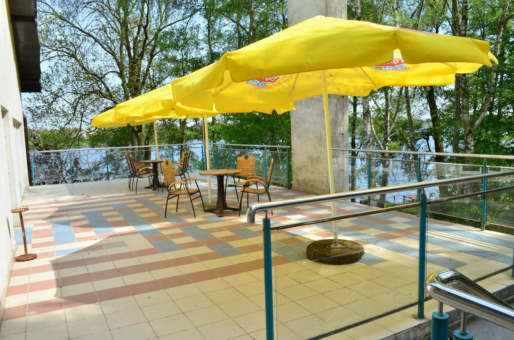 Hotel Mikorzyn Ślesin Buitenkant foto