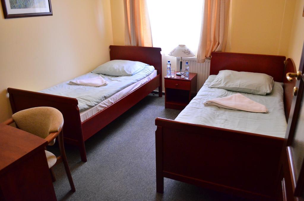 Hotel Mikorzyn Ślesin Kamer foto