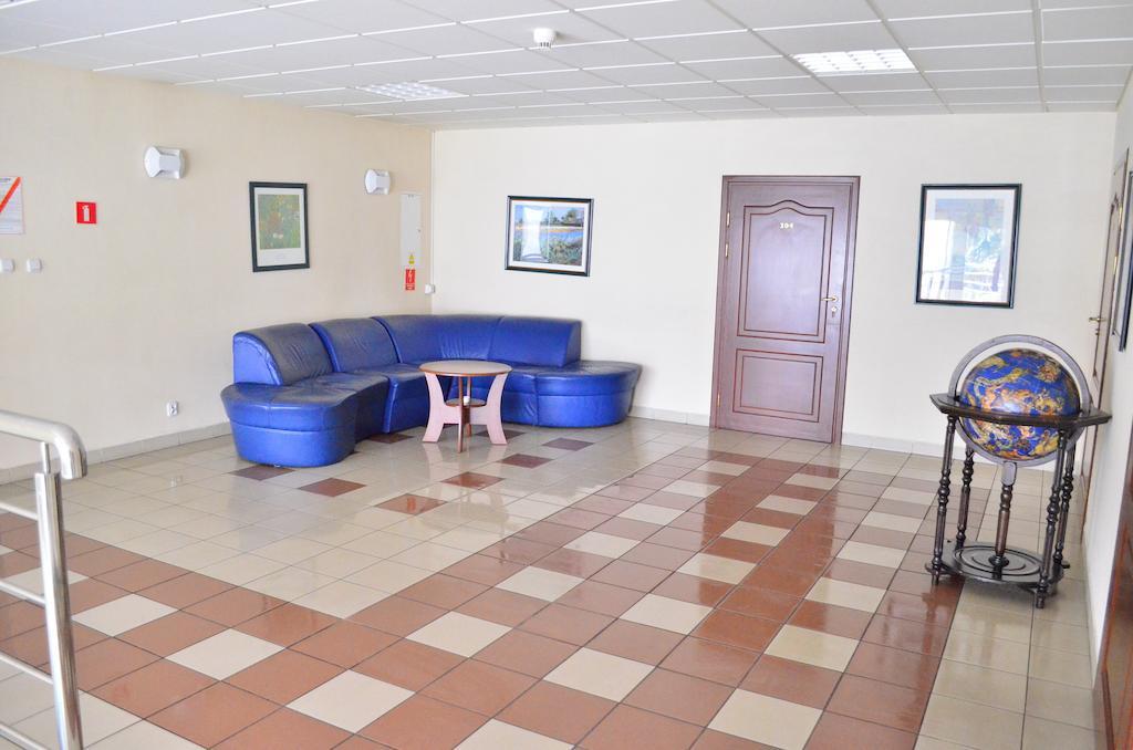 Hotel Mikorzyn Ślesin Buitenkant foto